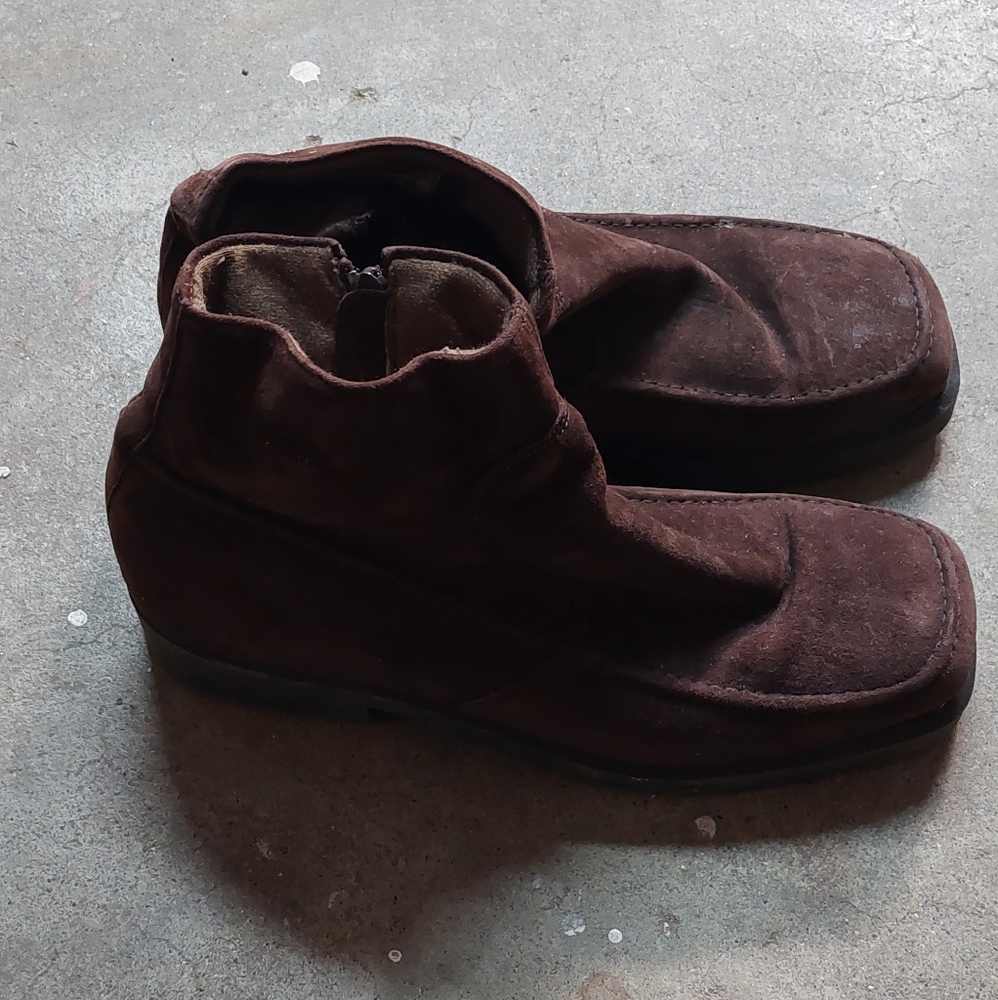 Hush Puppies Casual Genuine Suede boots, Size:10 Medium, Color: Brown